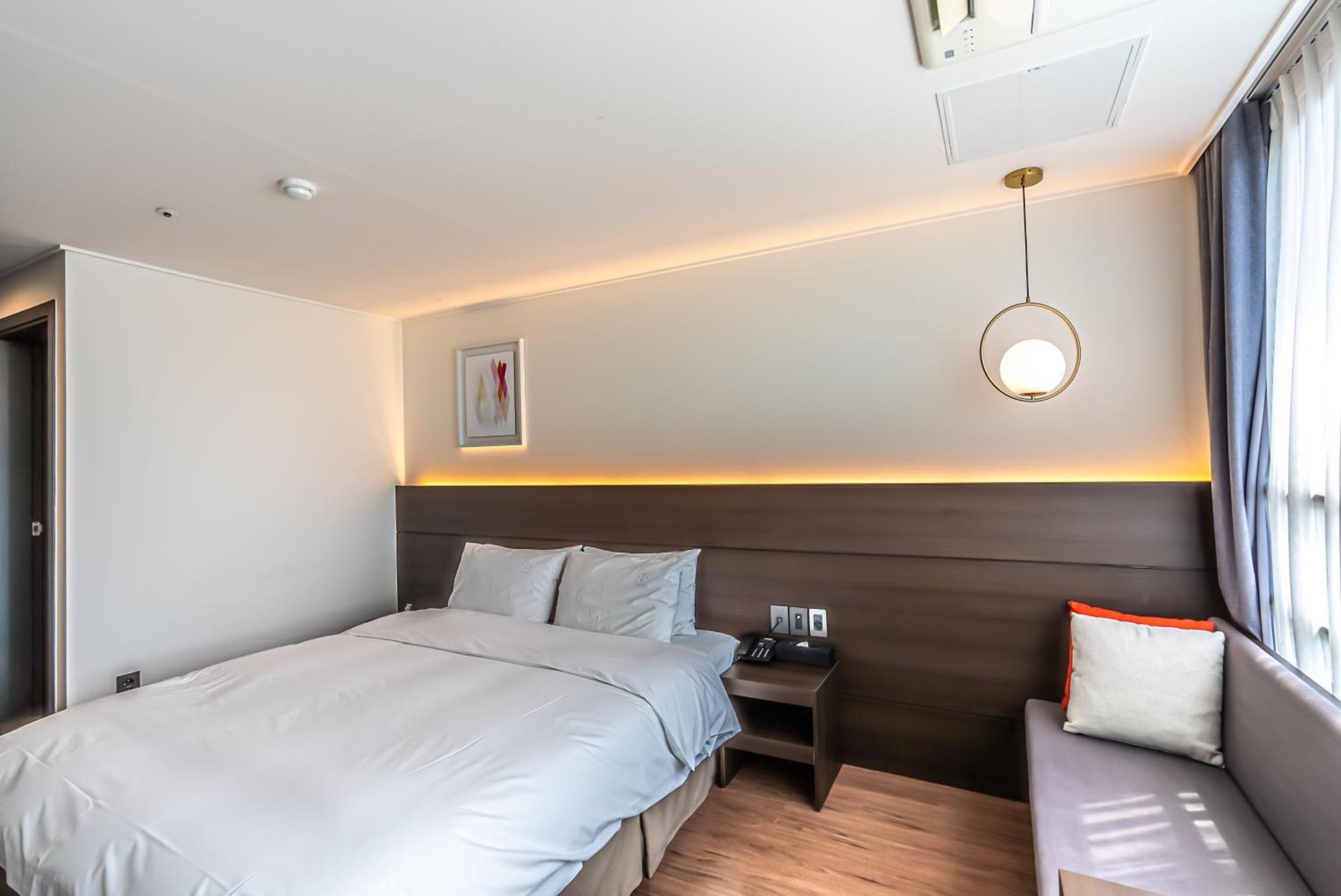 Hotel The Grang Jungmun Согвипхо Экстерьер фото
