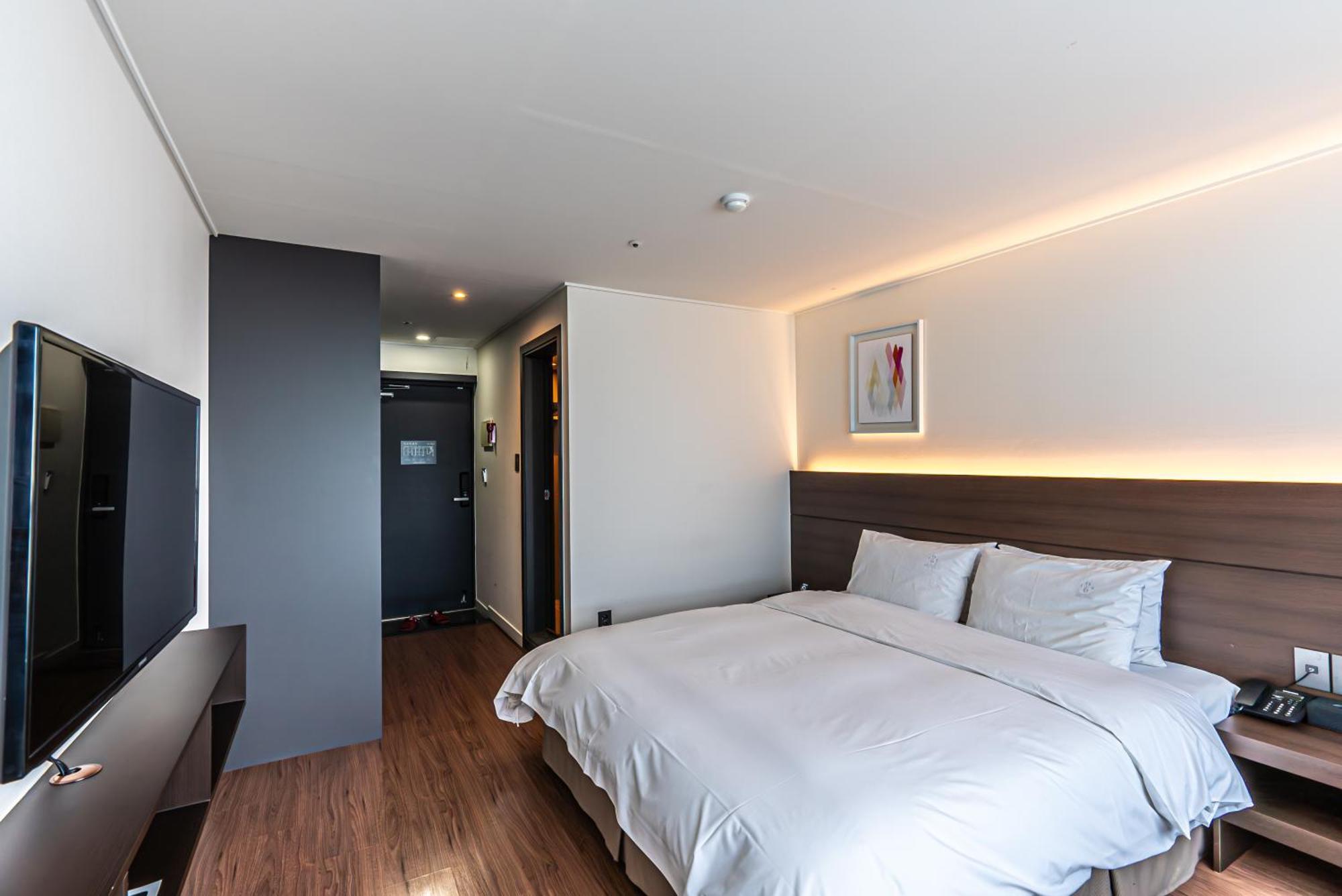 Hotel The Grang Jungmun Согвипхо Экстерьер фото