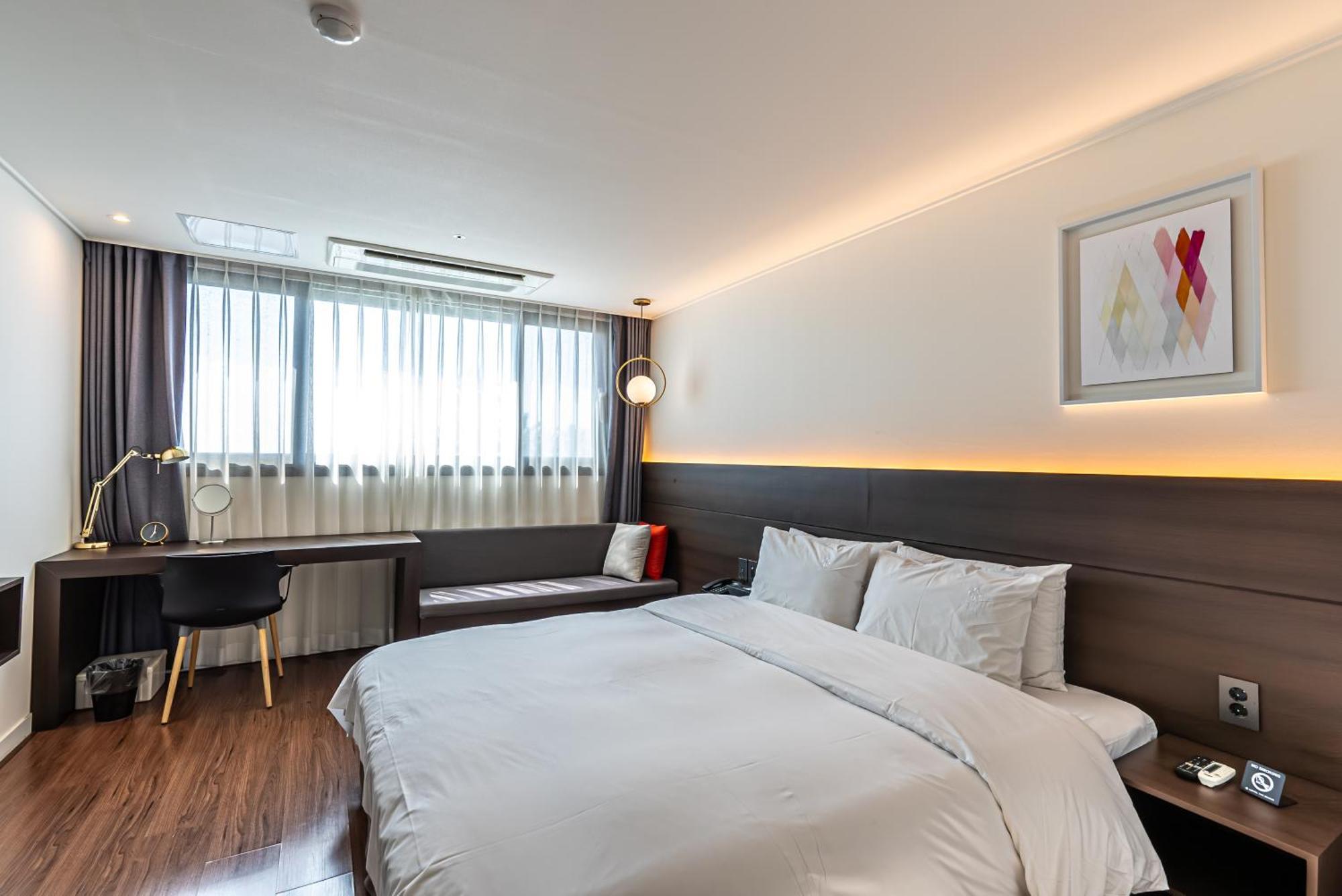 Hotel The Grang Jungmun Согвипхо Экстерьер фото