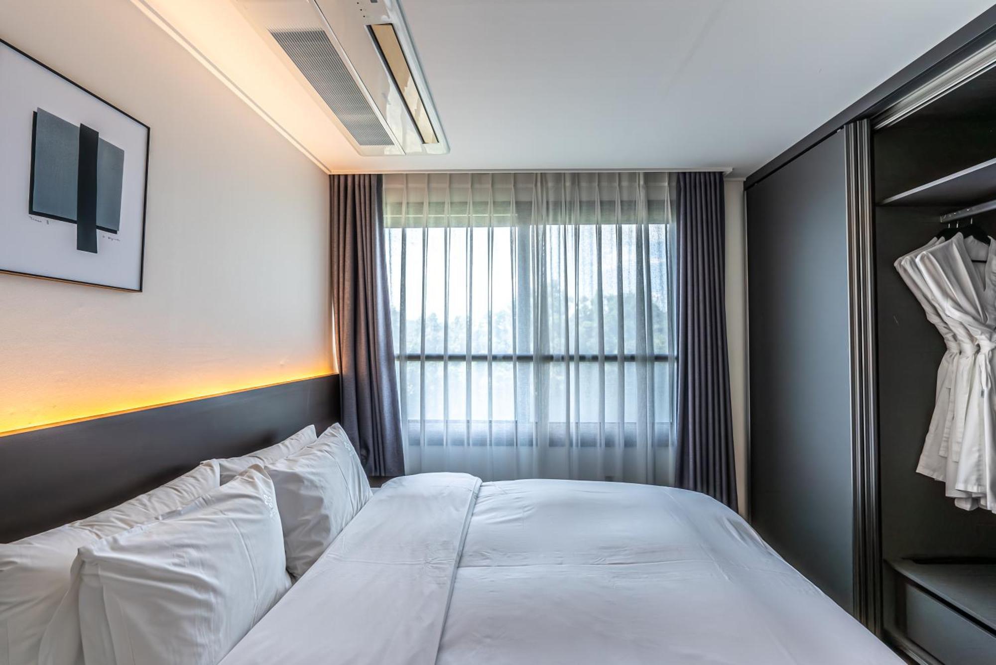 Hotel The Grang Jungmun Согвипхо Экстерьер фото