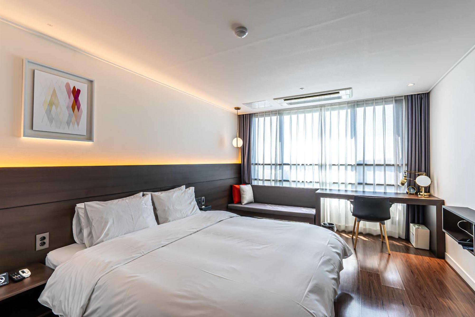 Hotel The Grang Jungmun Согвипхо Экстерьер фото