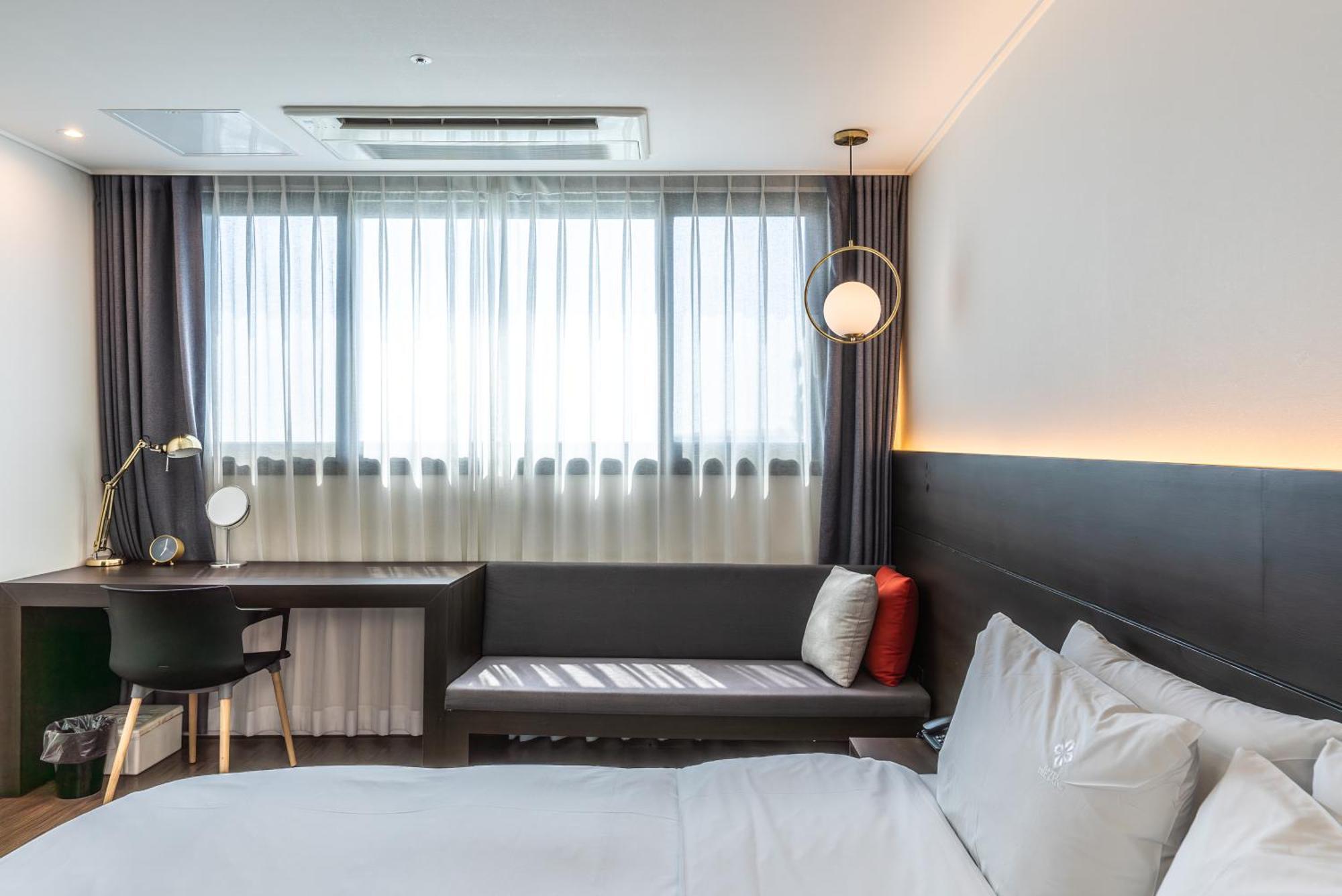 Hotel The Grang Jungmun Согвипхо Экстерьер фото