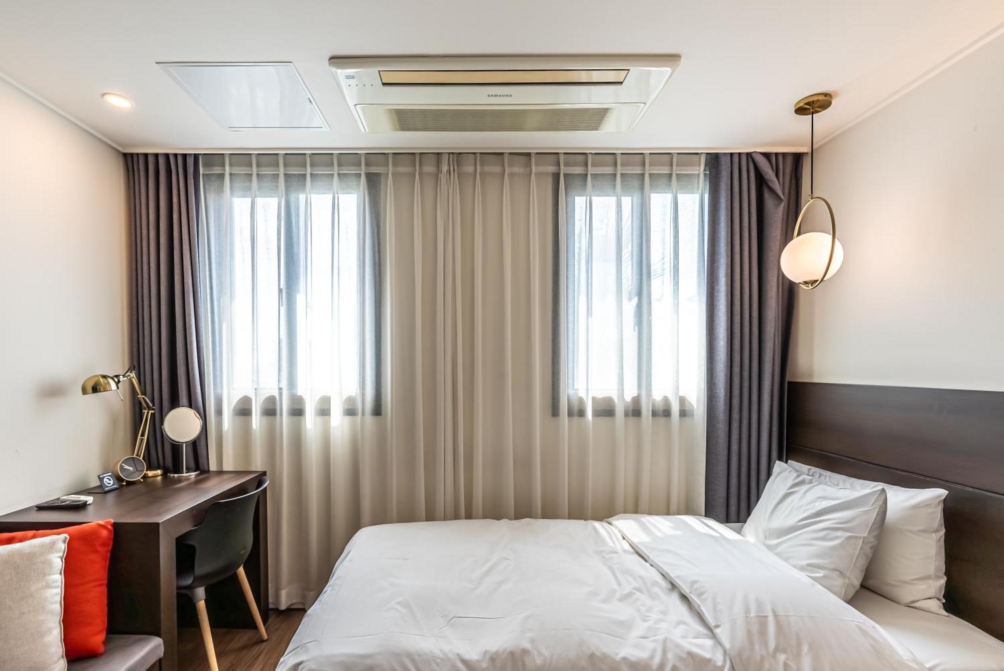 Hotel The Grang Jungmun Согвипхо Экстерьер фото