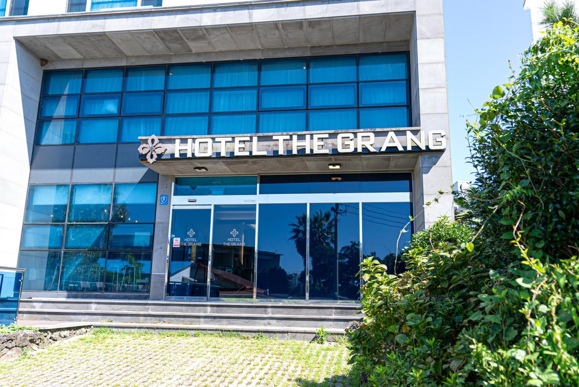 Hotel The Grang Jungmun Согвипхо Экстерьер фото