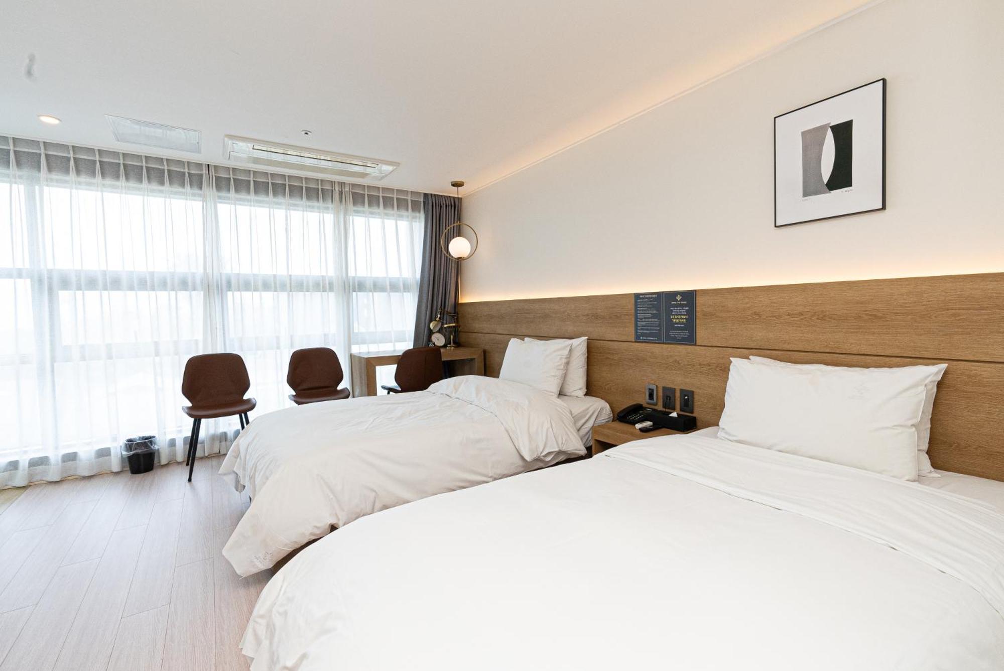 Hotel The Grang Jungmun Согвипхо Экстерьер фото