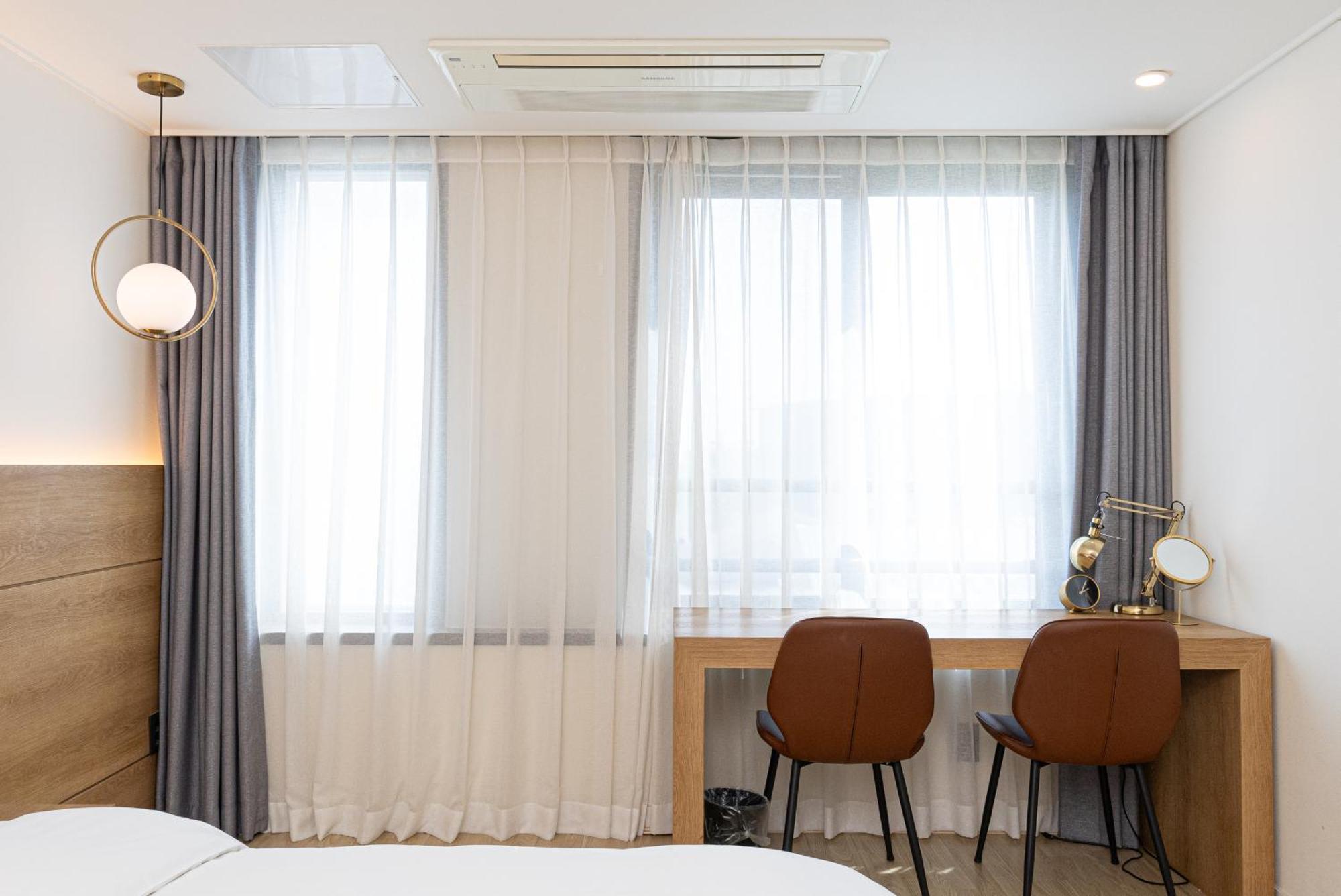 Hotel The Grang Jungmun Согвипхо Экстерьер фото